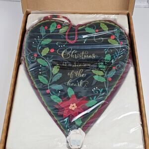Hallmark 2004 green velvet heart with ornaments wall decor boxed